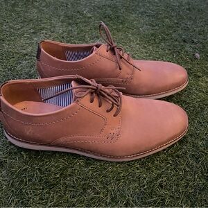 Clark’s Oxford men dress shoes